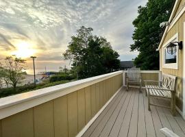 Dunes Beach House: Hot Tub and Steps to Beach，位于Rocky Point的酒店