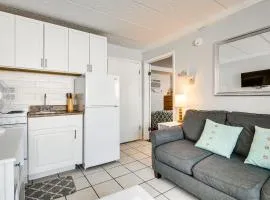 Beachfront Wildwood Crest Condo with Pool Access!