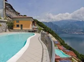 EnjoyIseoLake - Beatrice - vibrant flat with Lake view