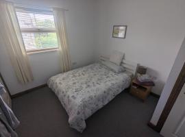 The Apartment at Chalk House - 3 Beds - 1 Cot，位于Lindley的低价酒店