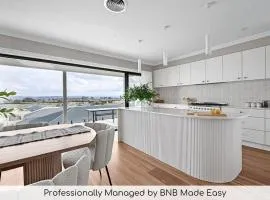 Hillgrove - Sophisticated & Refined Entertainer