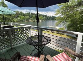 Mountain Lake Cottages，位于亨德森维尔的酒店