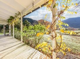 Fantail House Kaiuma Bay- Havelock Holiday Home，位于哈夫洛克的酒店