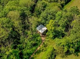 Deer View Cabin - Woodland, beaches and Hot tub