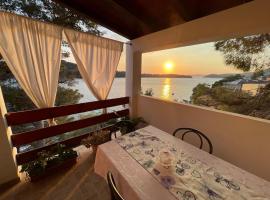 Lovely apartments on the private Beach - island Korčula，位于普利兹巴的酒店
