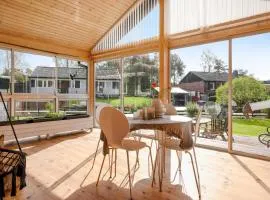 Modernt hus nära natur & stad