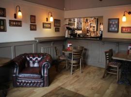 马和法里尔宾馆，位于奥特利的酒店