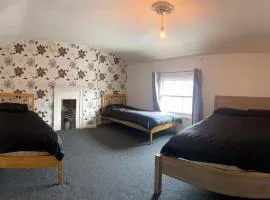 Room in Lodge - Southgate Lodge - SingleTwin, Double and Family rooms