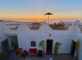 Riad Sahara Sunset Beach Douira，位于阿加迪尔的摩洛哥传统庭院
