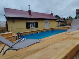 Country house with pool, jacuzzi and tavern - Valincic，位于Brinje的酒店