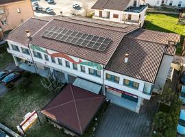 Hotel Riggioni，位于Pozzilli的酒店