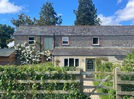 Relaxing cottage in the beautiful Usk Valley，位于阿斯克的酒店