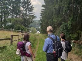 Holzhaus Chalet Nationalpark Eifel Hund willkommen，位于黑伦塔尔的酒店