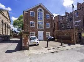 LoveYork Priory Apartment - Central with Parking