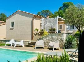 Villa "Beau Site" Pool 8 Sleeps，位于Villevieille的酒店