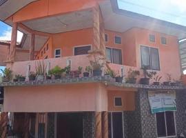 Vernando Homestay，位于Bajawa的带按摩浴缸的酒店