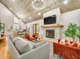 Riverfront Broken Bow Cabin with Private Hot Tub!