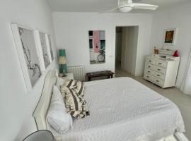 Soleada,amplia con baño privado，位于Montequinto的酒店