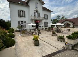 Logis Hôtel & Restaurant Le Parcey，位于Parcey的酒店