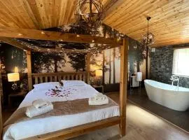 Roe Lodge at Owlet Hideaway - with Hot Tub, Near York