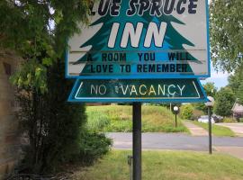 Ludington Blue Spruce Inn，位于拉丁顿的海滩酒店
