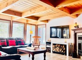 Chalet familial et SPA à proximité du Mont Orford，位于Orford的酒店