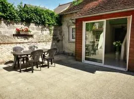 Gîte tout inclus au cœur de Descartes, idéal pour familles, proche sites touristiques, confort assuré - FR-1-381-586