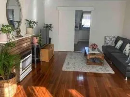 Glenroy Home near airport, city&shop