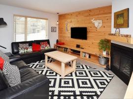 Super Condo ski et vélo 2 min Mont-Ste-Anne，位于博普雷的酒店