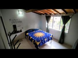 Rasta Room In The Magic Woodland - Envigado Medellin，位于恩维加多的酒店