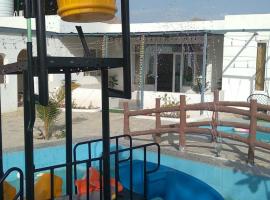 MY HOTEL AL YAQOOT 3 POOLS VILLA-Nizwa，位于尼兹瓦的酒店