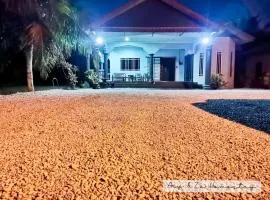 ARY&ZZ Homestay, TANJUNG KARANG