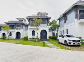 Tulip Villa - Sonasea Vân Đồn, Quảng Ninh，位于Cái Rồng的酒店