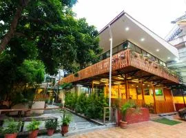 Hotel Harmony & Little Bites Bistro