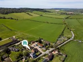 Cosy Cottage in Beautiful South Downs Walk 2 Pub