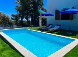 Casale fronte mare - villa with swimming pool in front of the beach