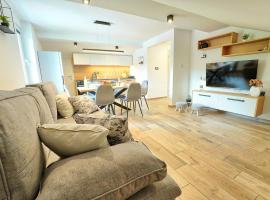 Apartments Lipa Plac，位于波斯托伊纳的带热水浴缸的酒店