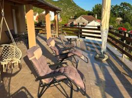 Casa di Kiara, Skadar Lake，位于Dodoši的酒店
