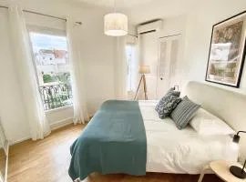 Le Guillaumont - Amazing 2-bedroom in the Old Town -StayInAntibes