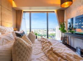 Glamorous Luxury 2 Bedroom Apartment in Aeon Towers I Panoramic Views I Free Wi-fi, Gym and Pool I by Bleuspace，位于达沃市的酒店