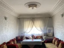 Adorable Apartamento a 8 Min del Aeropuerto de Casablanca,WiFi Ultra Rapido y Parking Gratis