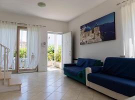 Nice villa only 100m from the beach，位于弗雷杰内的酒店