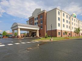 北夏洛特智选假日套房酒店，位于夏洛特的酒店