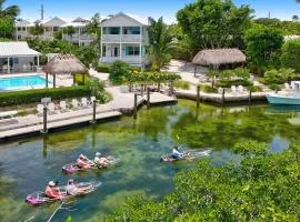 Isla Honeydew - Waterfront Boutique Resort, Htd Pool, Dock, Walkable