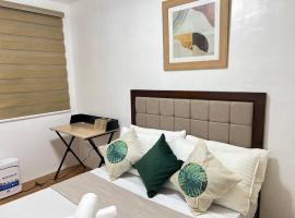 Urban Charms Seawind Condo, 5 mins to Davao Int'l Airport and Wharf to Samal Beach，位于达沃市的酒店