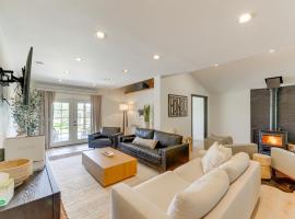 Salt River Access Mtn-View Star Valley Cabin!，位于Thayne的酒店