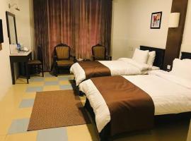 Rahib inn Hotel Mall Road，位于穆里的酒店