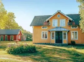 Three-Bedroom Holiday Home In Sodra Vi