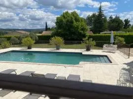 Villa spacieuse proche de Marseille avec jardin et piscine privée