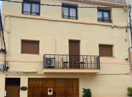 CAL PINTABOTES - Apartamento nuevo en Camarasa，位于Camarasa的酒店